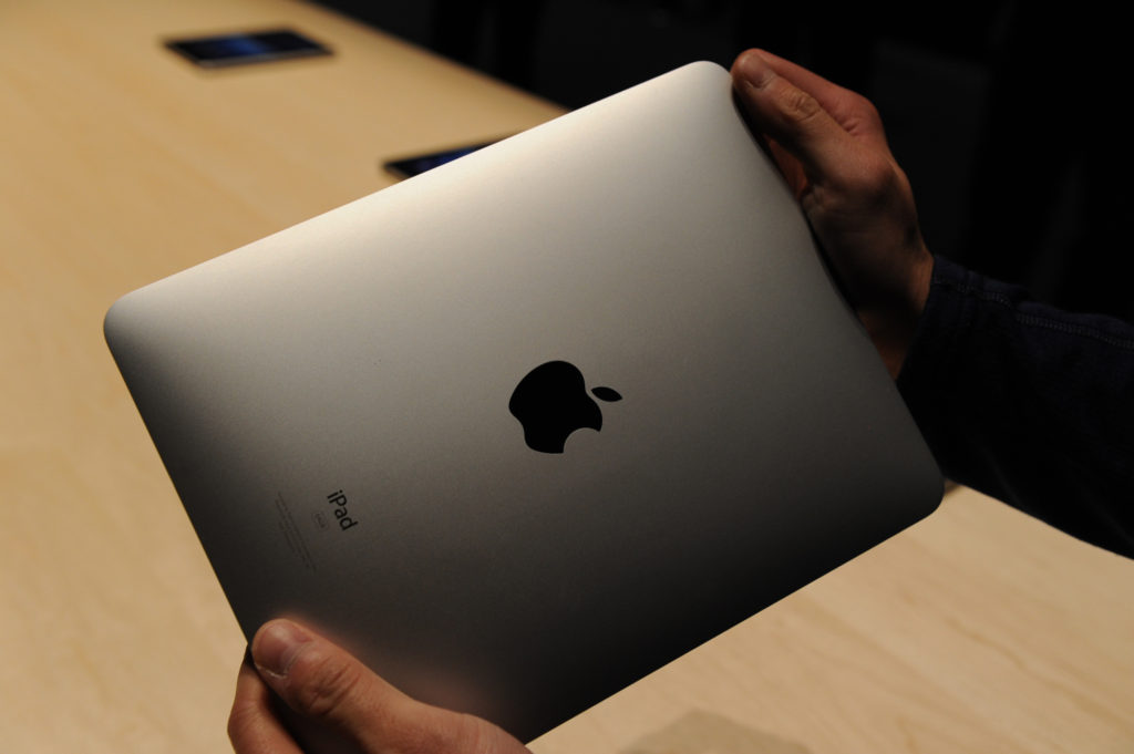 2018 iPad May Not Have Home Button, But Have Face ID 3 iPadX
