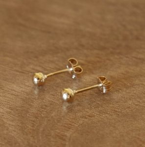 Dell And Nikki Reed Are Making Gold Jewelery From Recycled Computer Motherboards